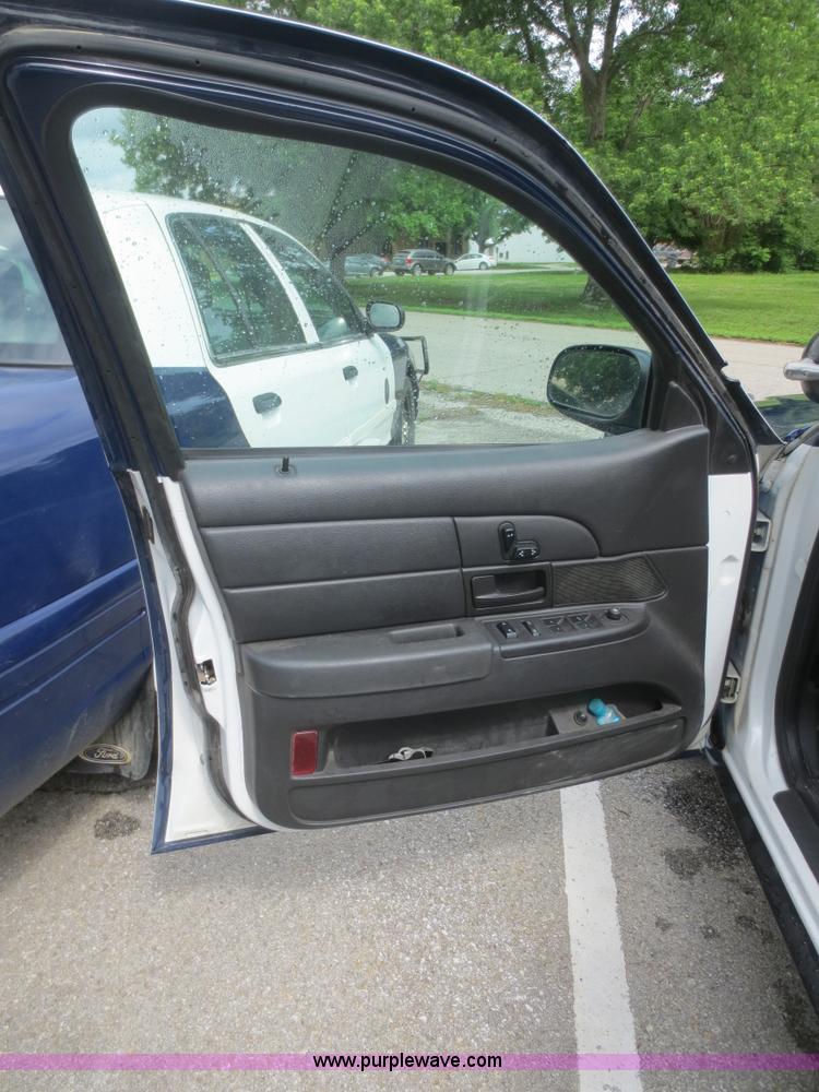 image for item F6965 2010 Ford Crown Victoria Police Interceptor