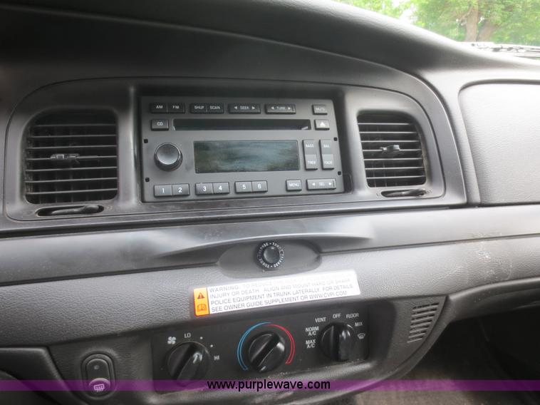 image for item F6965 2010 Ford Crown Victoria Police Interceptor