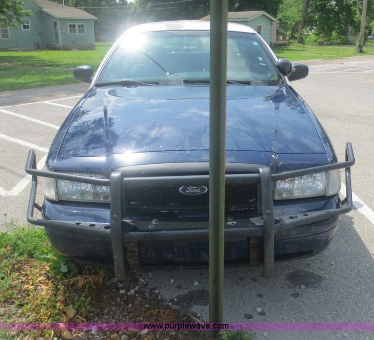 image for item F6966 2007 Ford Crown Victoria Police Interceptor