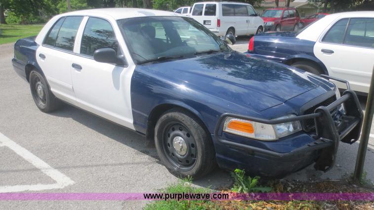 image for item F6966 2007 Ford Crown Victoria Police Interceptor