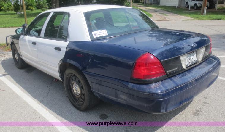 image for item F6966 2007 Ford Crown Victoria Police Interceptor