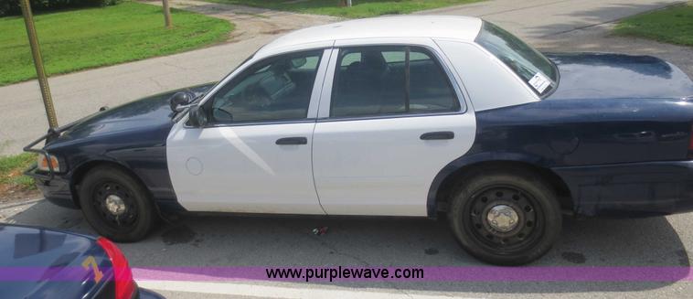 image for item F6966 2007 Ford Crown Victoria Police Interceptor