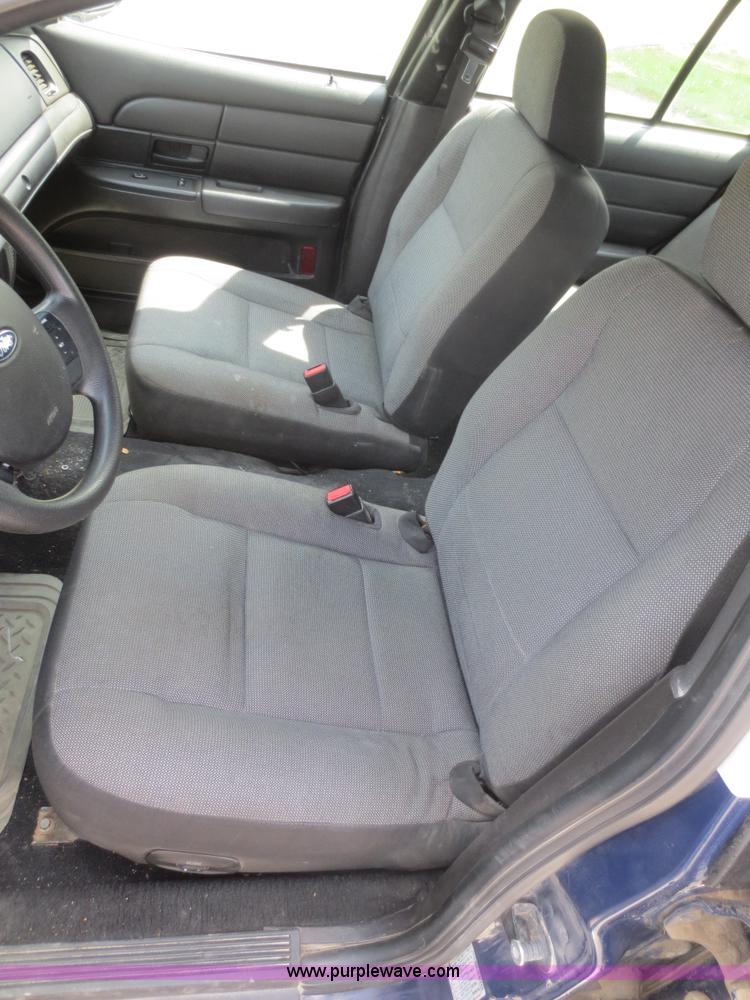 image for item F6966 2007 Ford Crown Victoria Police Interceptor