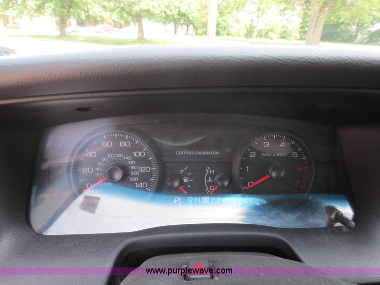 image for item F6966 2007 Ford Crown Victoria Police Interceptor