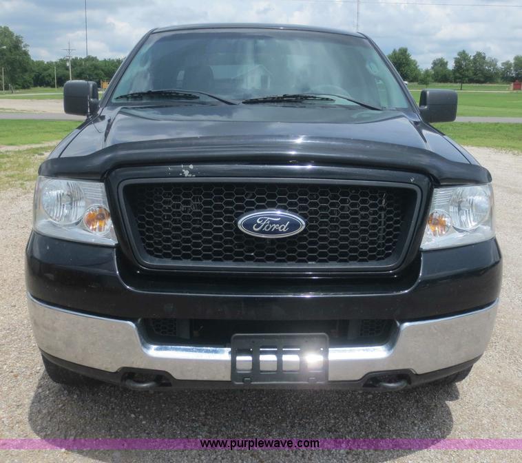 image for item F6967 2005 Ford F150 SuperCrew pickup truck