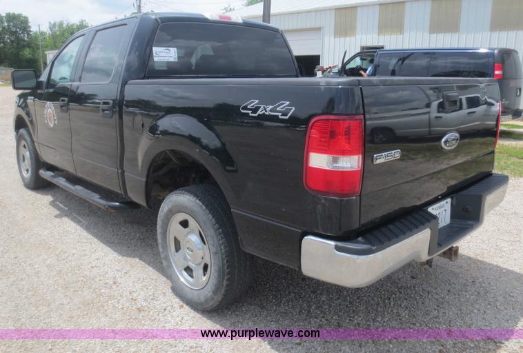 image for item F6967 2005 Ford F150 SuperCrew pickup truck