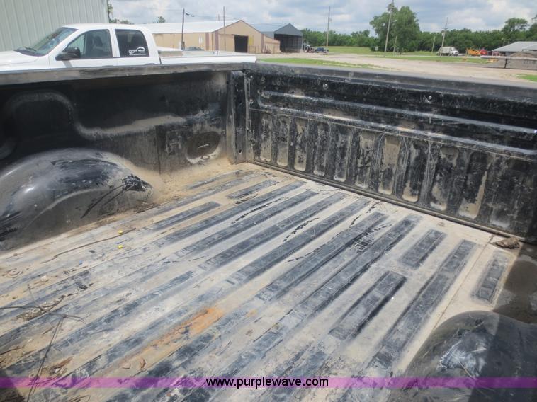 image for item F6967 2005 Ford F150 SuperCrew pickup truck