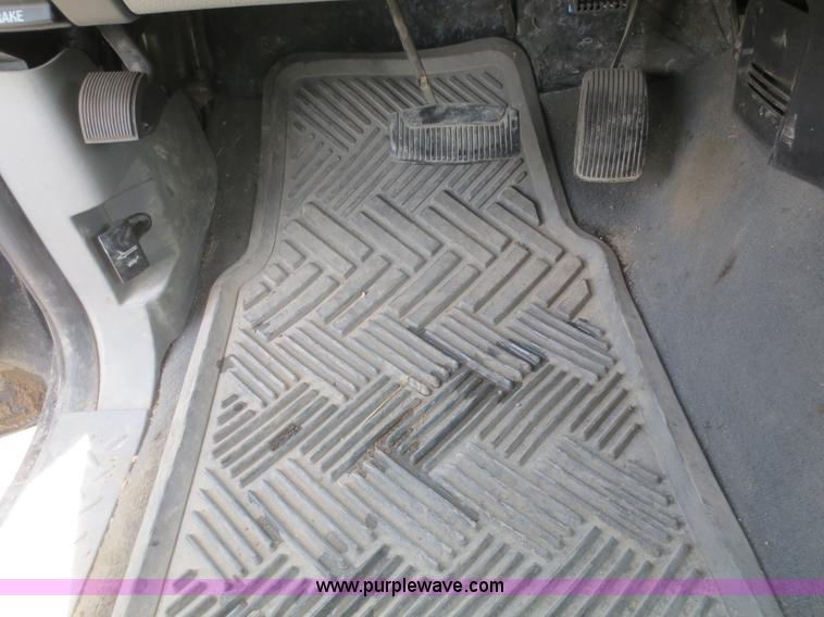 image for item F6967 2005 Ford F150 SuperCrew pickup truck