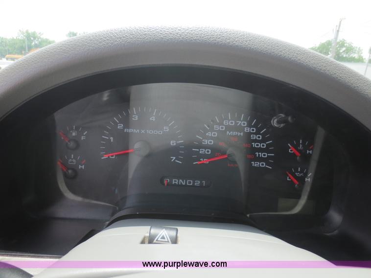 image for item F6967 2005 Ford F150 SuperCrew pickup truck