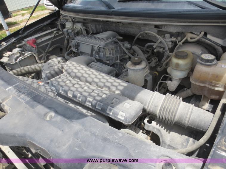 image for item F6967 2005 Ford F150 SuperCrew pickup truck