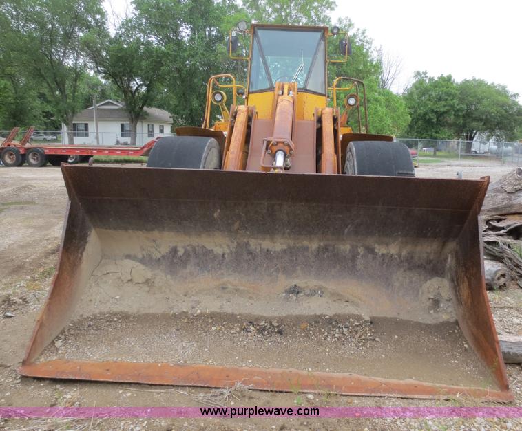 image for item F6970 1981 John Deere JD844 wheel loader