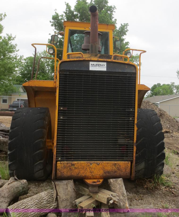 image for item F6970 1981 John Deere JD844 wheel loader