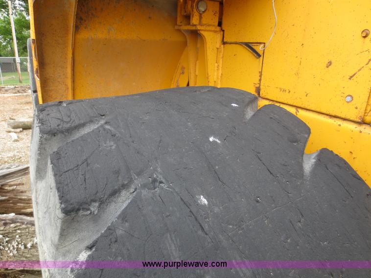 image for item F6970 1981 John Deere JD844 wheel loader