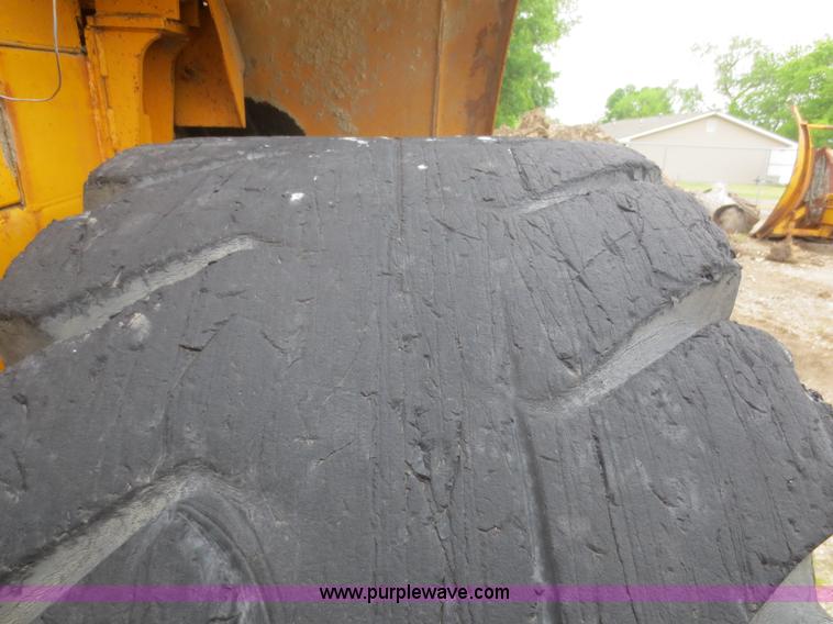 image for item F6970 1981 John Deere JD844 wheel loader