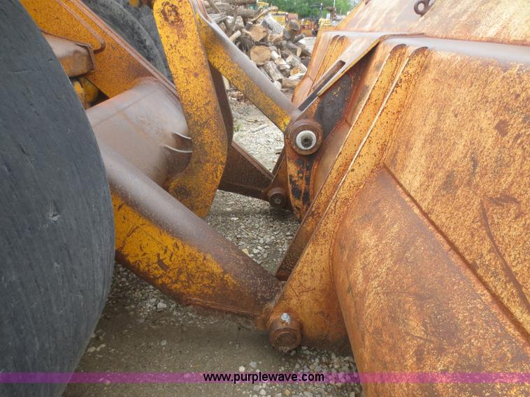 image for item F6970 1981 John Deere JD844 wheel loader