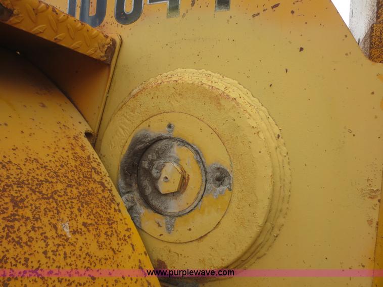 image for item F6970 1981 John Deere JD844 wheel loader