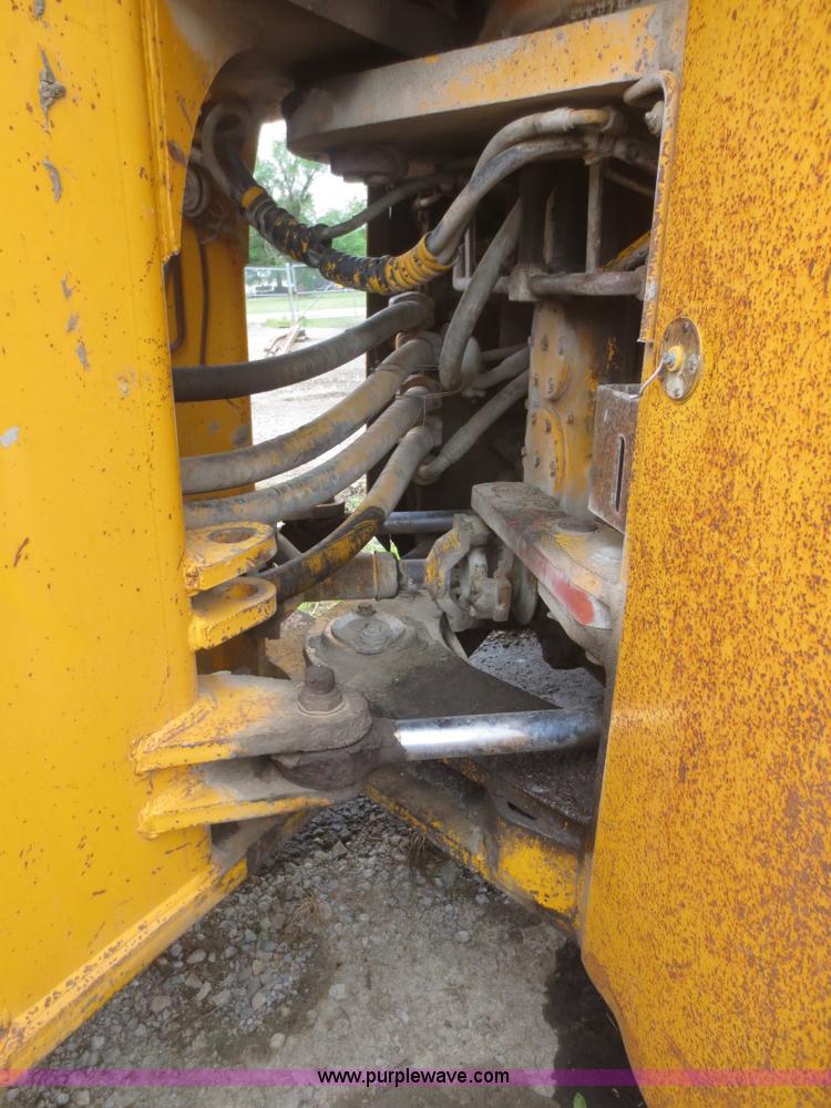 image for item F6970 1981 John Deere JD844 wheel loader