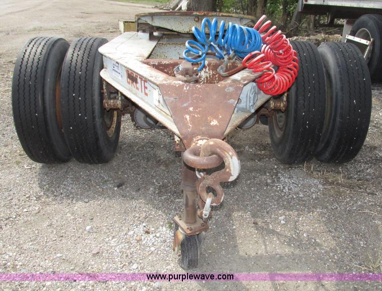 image for item F7389 1987 Fruehauf fifth wheel dolly