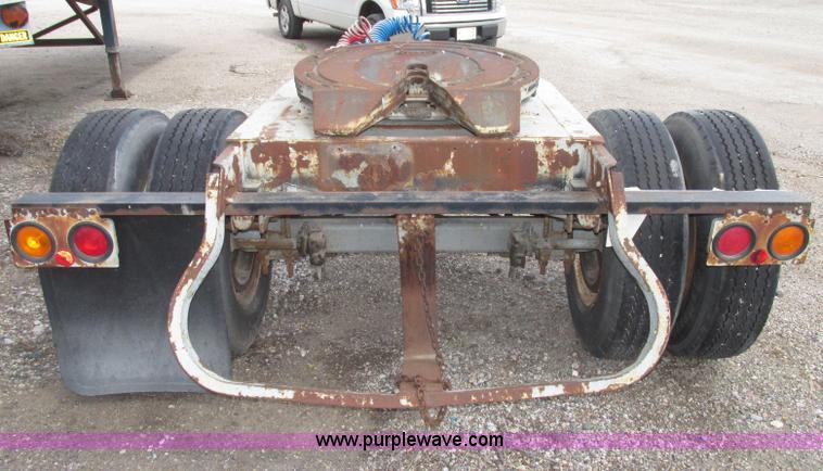 image for item F7389 1987 Fruehauf fifth wheel dolly