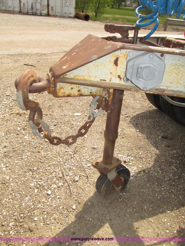 image for item F7389 1987 Fruehauf fifth wheel dolly