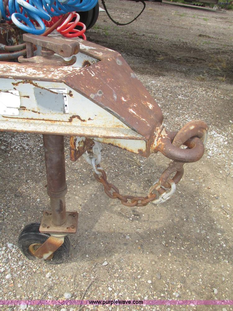 image for item F7389 1987 Fruehauf fifth wheel dolly