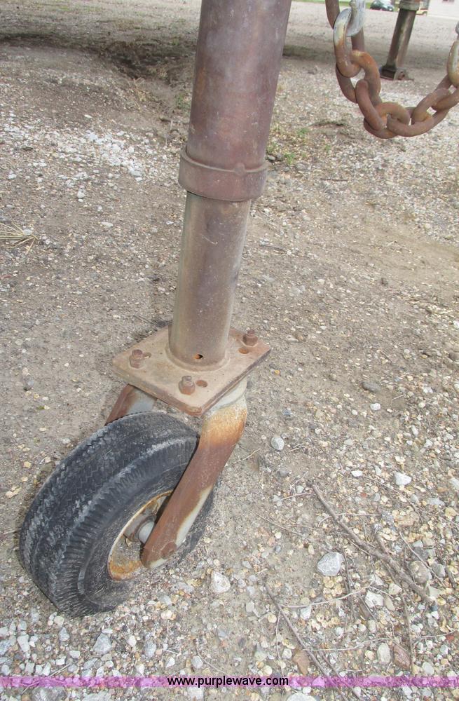 image for item F7389 1987 Fruehauf fifth wheel dolly