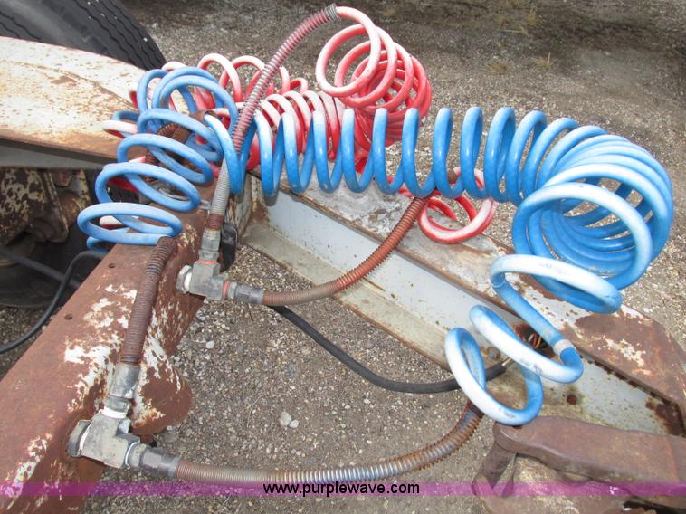 image for item F7389 1987 Fruehauf fifth wheel dolly