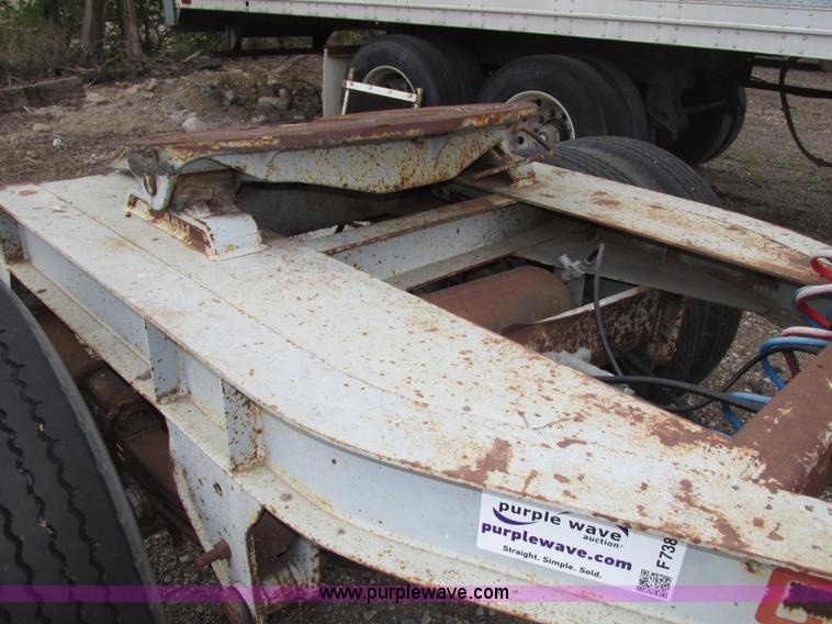 image for item F7389 1987 Fruehauf fifth wheel dolly