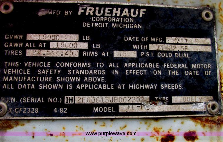 image for item F7389 1987 Fruehauf fifth wheel dolly