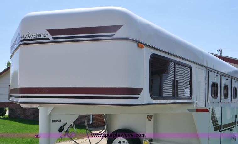 image for item G6477 1999 Sundowner horse trailer