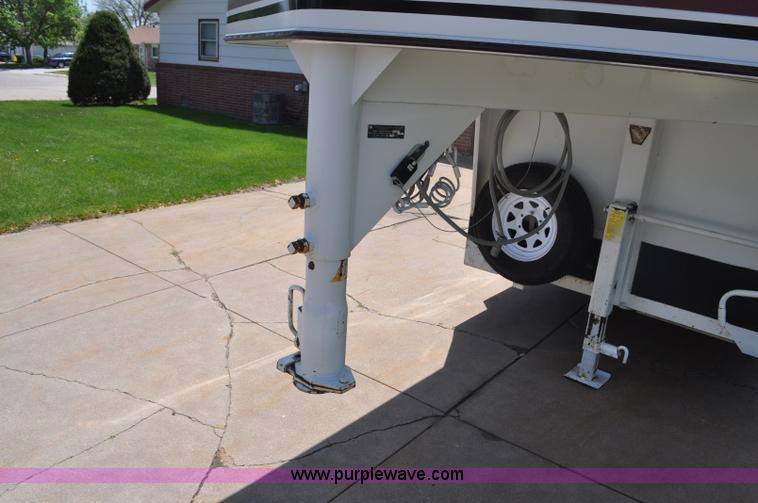 image for item G6477 1999 Sundowner horse trailer