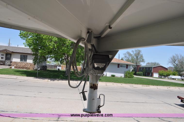 image for item G6477 1999 Sundowner horse trailer