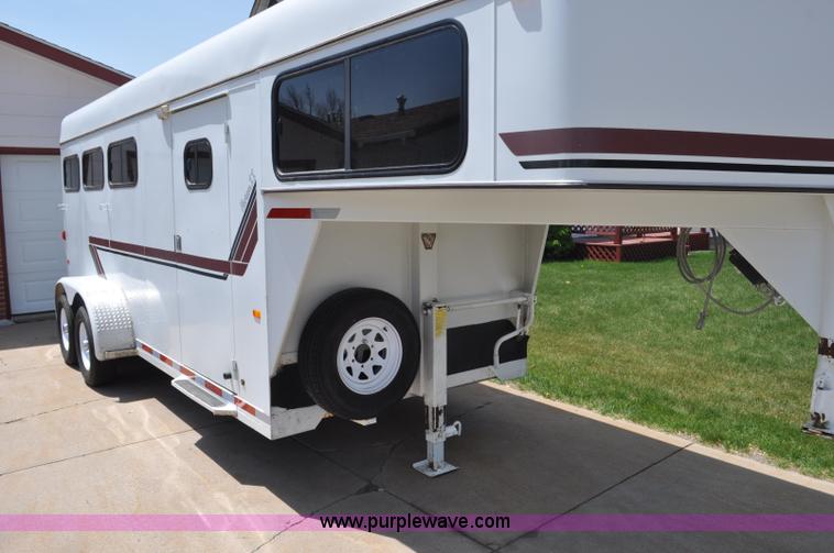 image for item G6477 1999 Sundowner horse trailer