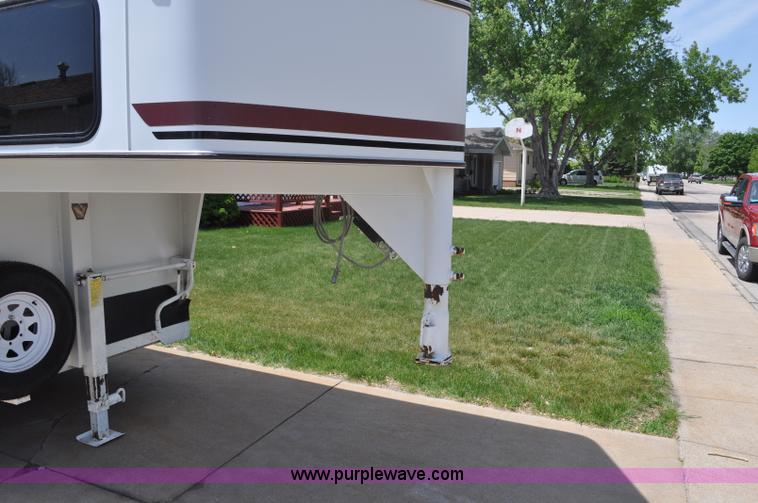 image for item G6477 1999 Sundowner horse trailer