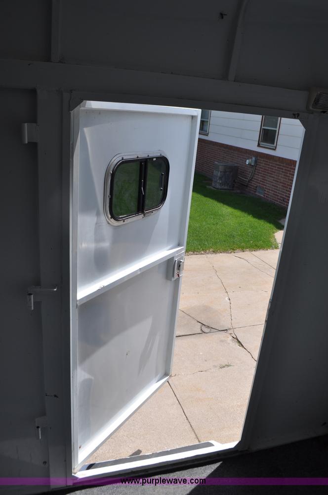 image for item G6477 1999 Sundowner horse trailer