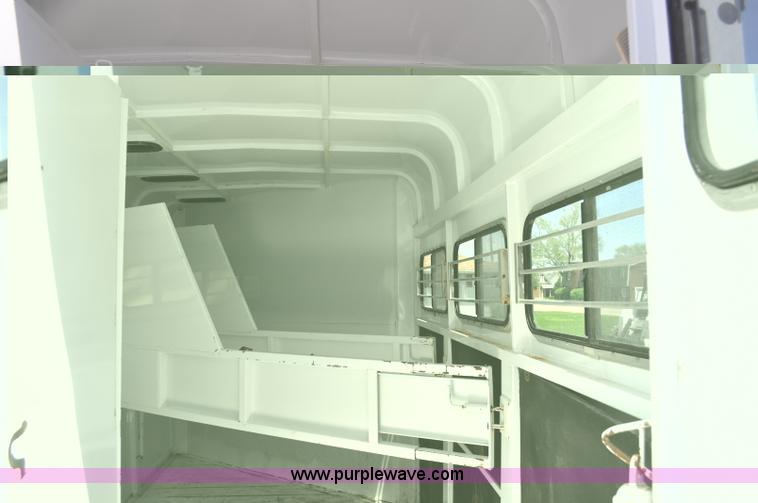 image for item G6477 1999 Sundowner horse trailer