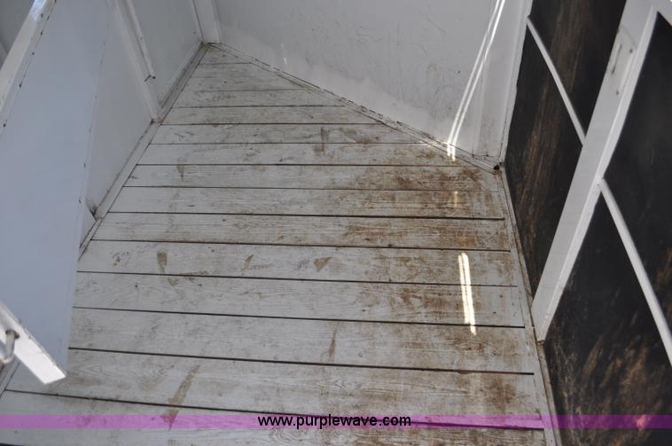 image for item G6477 1999 Sundowner horse trailer