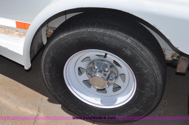 image for item G6477 1999 Sundowner horse trailer