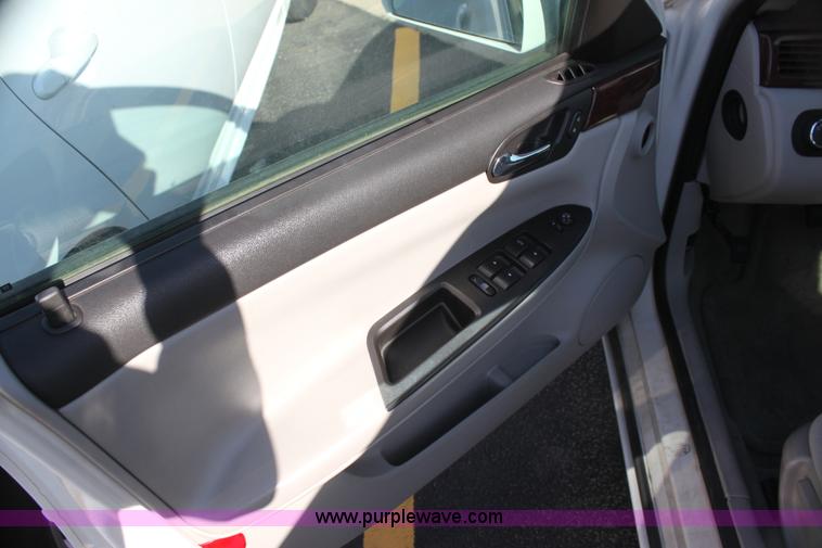 image for item H2118 2007 Chevrolet Impala LT