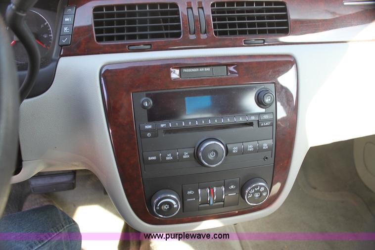 image for item H2118 2007 Chevrolet Impala LT