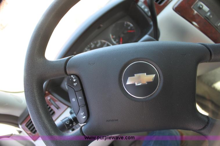 image for item H2118 2007 Chevrolet Impala LT