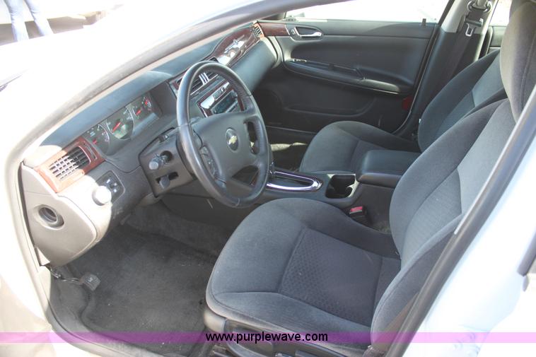 image for item H2119 2010 Chevrolet Impala LT