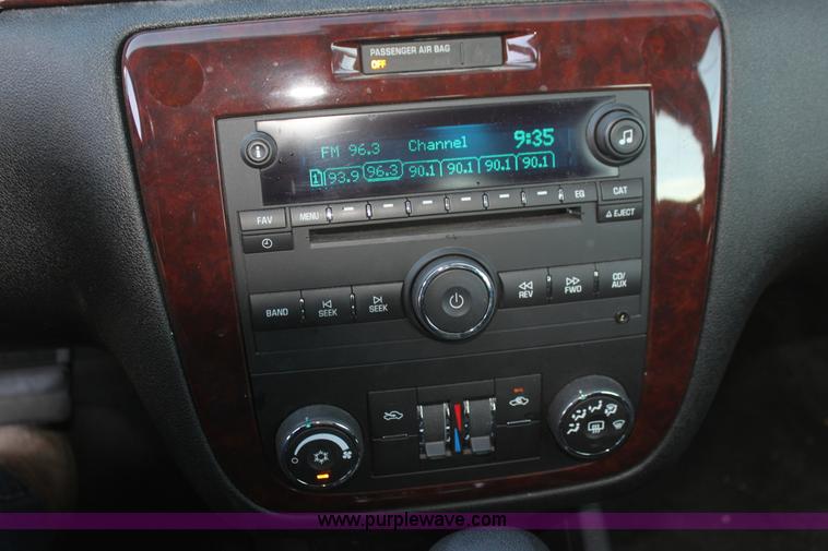 image for item H2119 2010 Chevrolet Impala LT