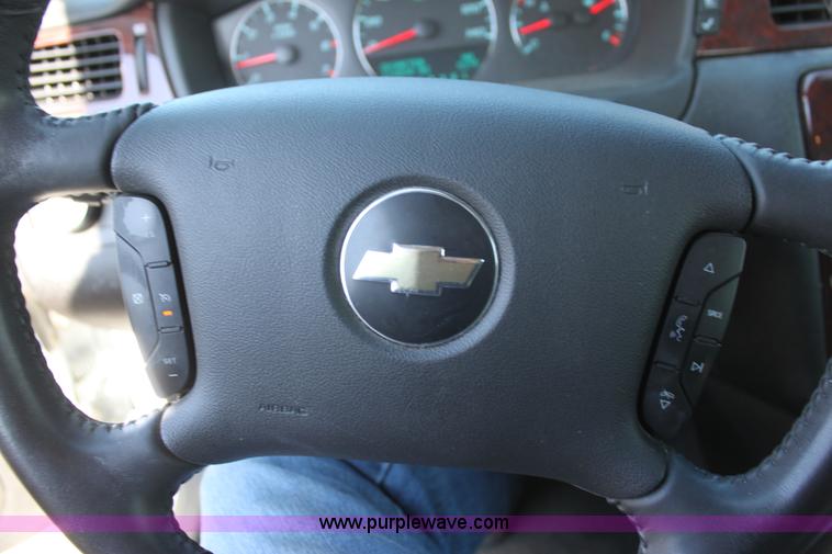 image for item H2119 2010 Chevrolet Impala LT