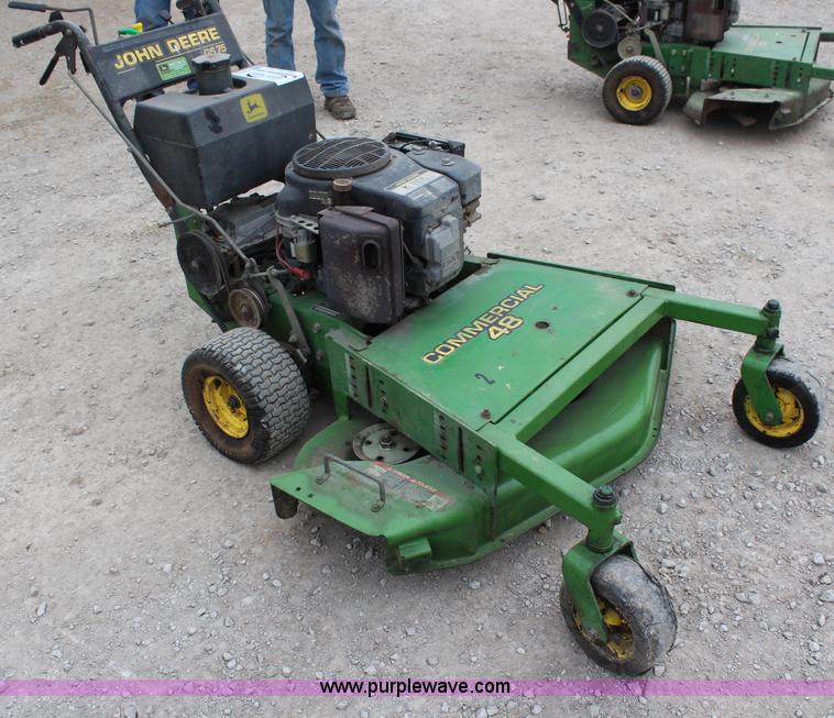 image for item H2695 1997 John Deere GS75 walk-behind self-propelled lawn mower