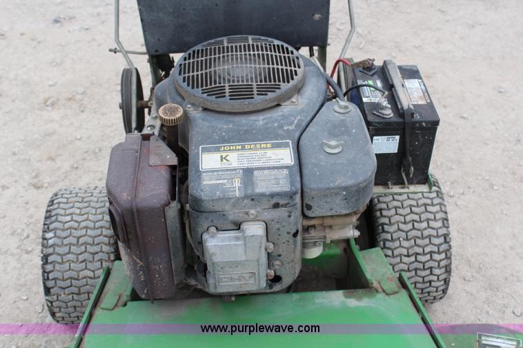 image for item H2695 1997 John Deere GS75 walk-behind self-propelled lawn mower