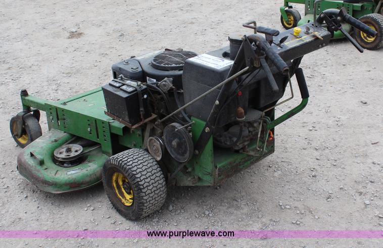 image for item H2696 1997 John Deere GS75 walk-behind self-propelled lawn mower