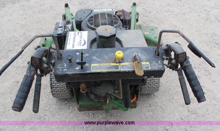 image for item H2696 1997 John Deere GS75 walk-behind self-propelled lawn mower
