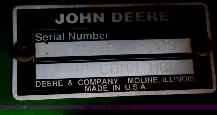 image for item H2696 1997 John Deere GS75 walk-behind self-propelled lawn mower