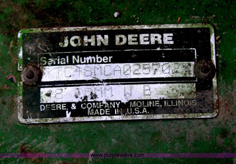 image for item H2696 1997 John Deere GS75 walk-behind self-propelled lawn mower